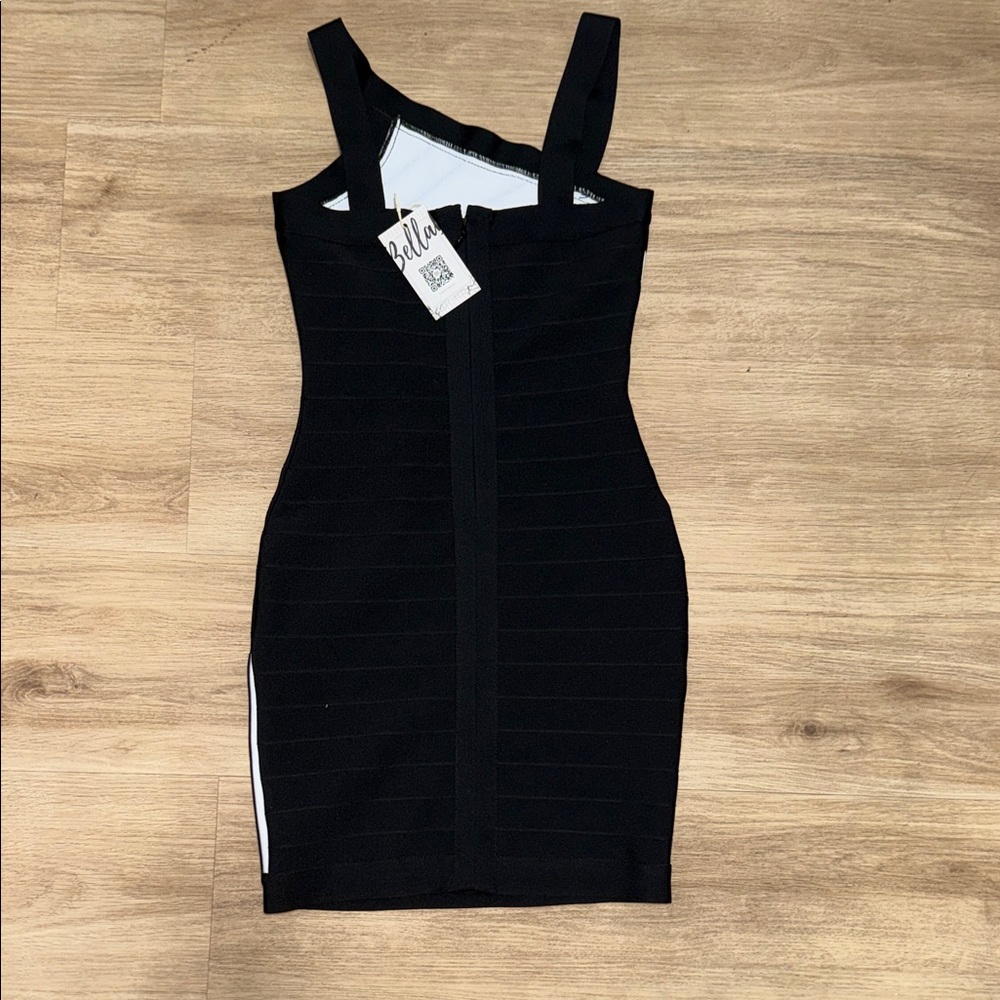 Black & White Sunburst Bodycon Mini Dress - Picture 3 of 5